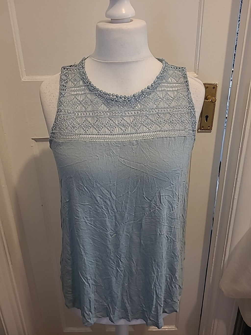 Ladies H&M Size Medium Pale Teal Sleeveless Blouse