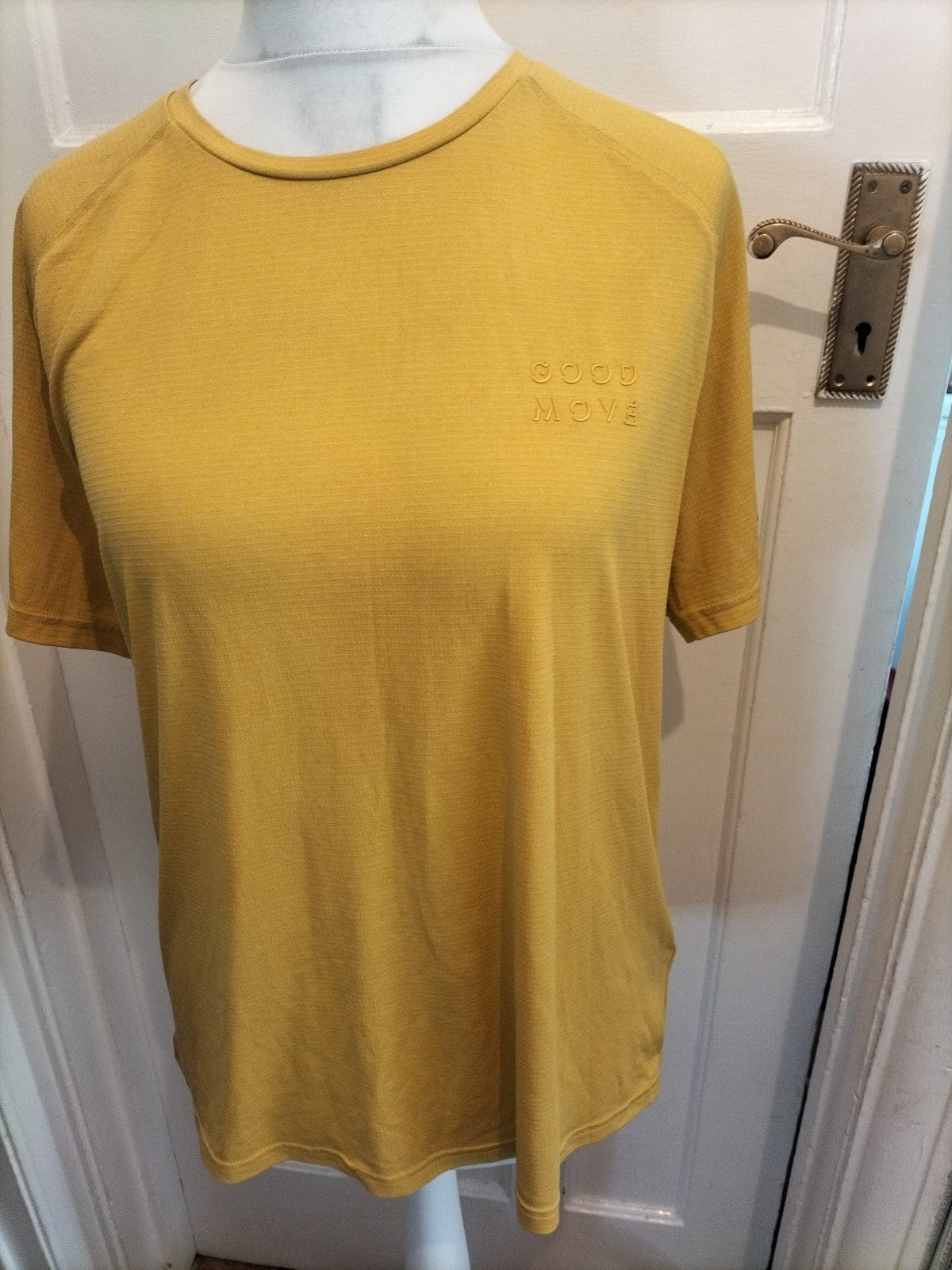 Mens Goodmove Size XL Yellow Short Sleeved Tshirt