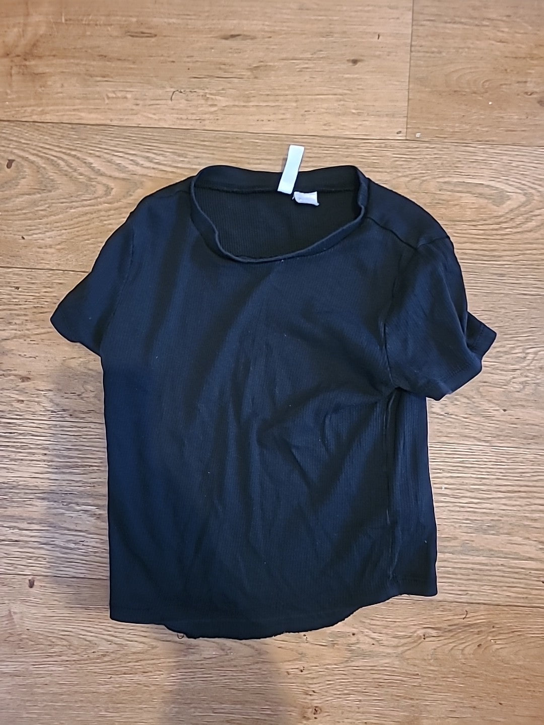 Ladies Divided Size Small Black Short Sleeved Round Neck Crop Top