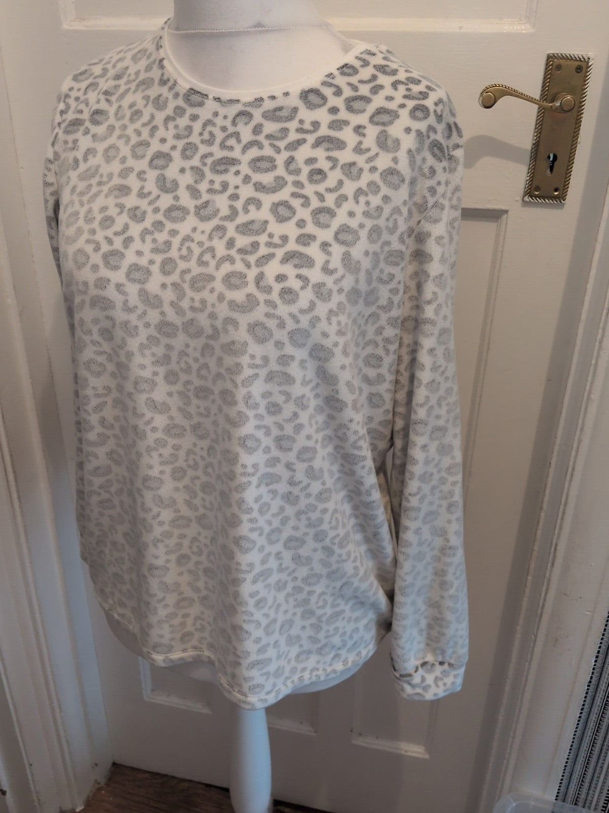 Primark 12-14 White Ultra Soft Fluffy Pullover Jumper