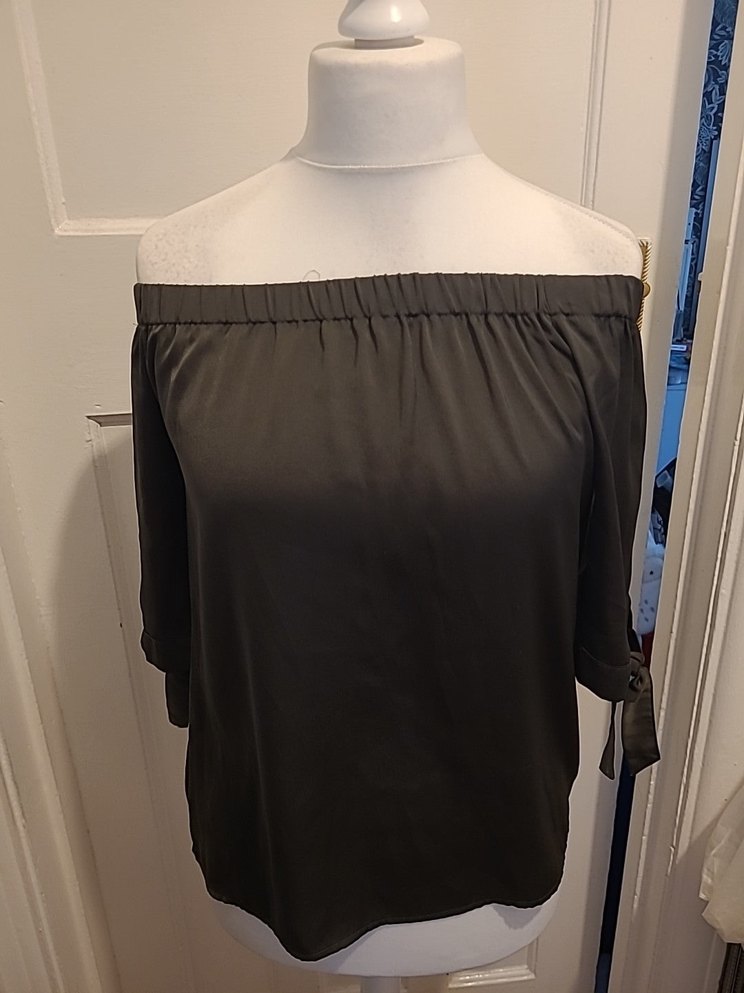 Ladies Size M/L Dark Khaki Elasticated Hem Blouse