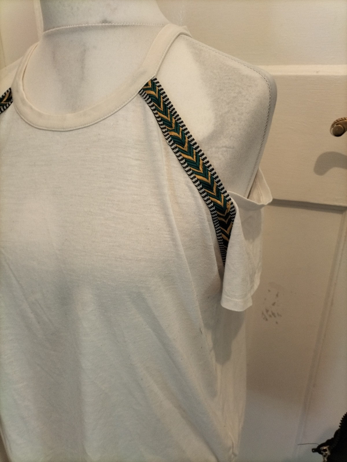 Ladies Size Large White Green And Yellow Sleeveless Cowl Neck Top
