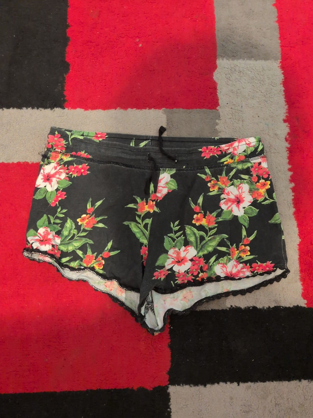 Ladies Peacocks Size 10 Floral Hot Pants