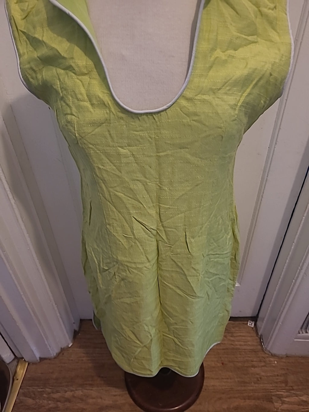 Ladies Size Medium Bright Green Sleeveless Tunic Dress