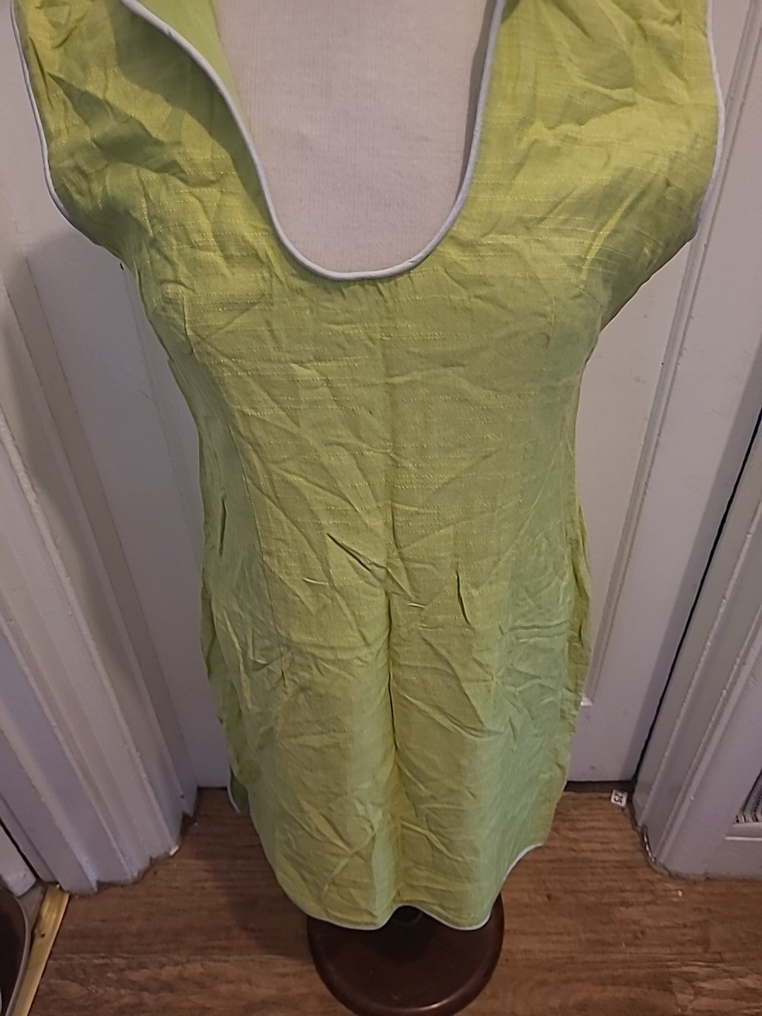 Ladies Size Medium Bright Green Sleeveless Tunic Dress