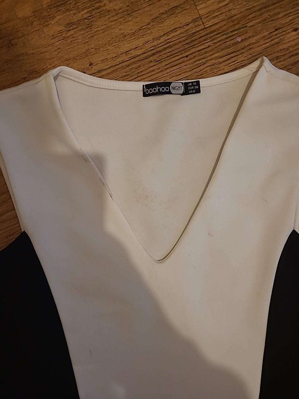 Ladies Boohoo Size 10 Black And White Sleeveless Dress(Has Marks On)