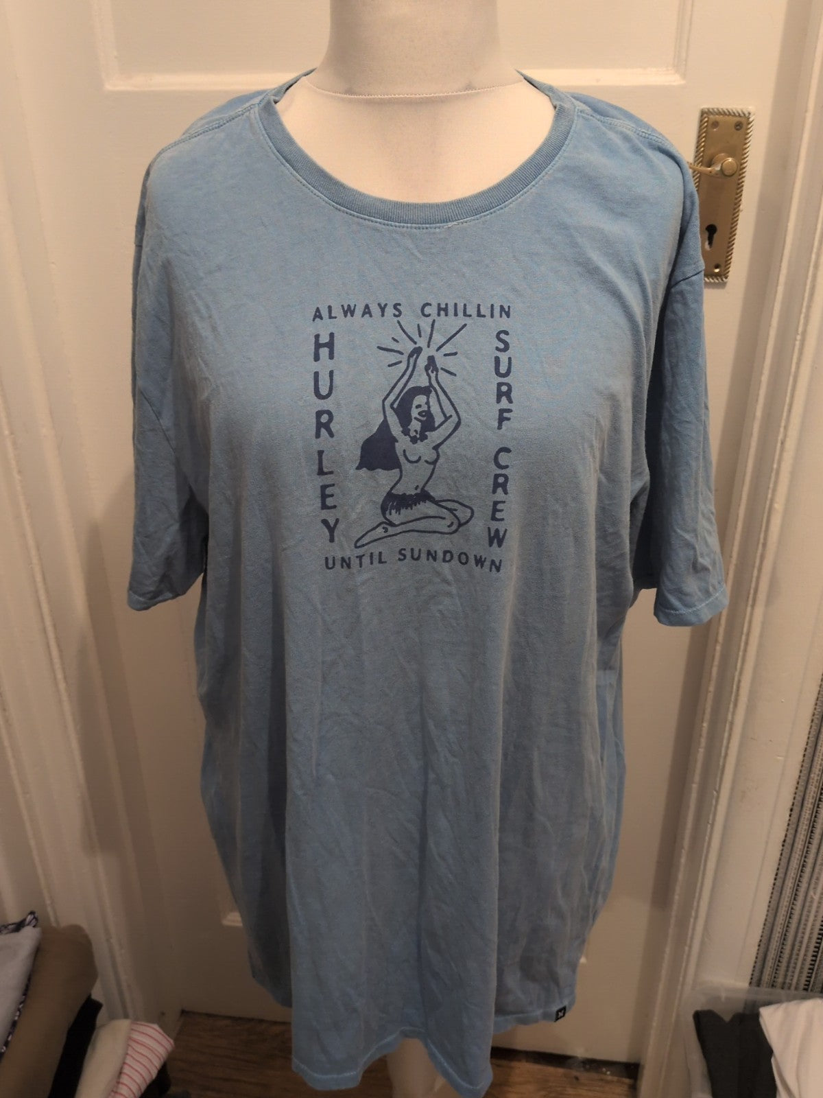 Mens Hurley Size XL Blue And Navy Print Short Sleeved T-shirt