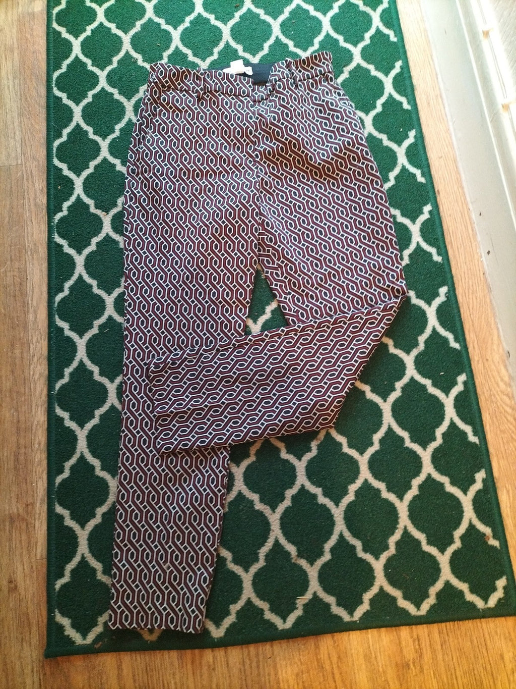 Ladies H+M Size 6 Black White Red Elasticeted Trousers