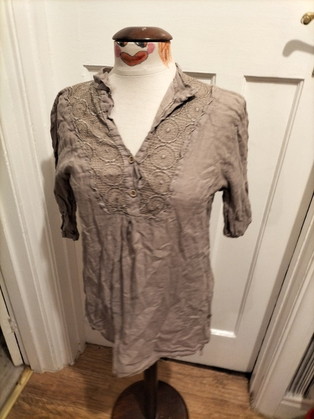 Ladies Size Medium Brown Long Sleeved V Neck Blouse