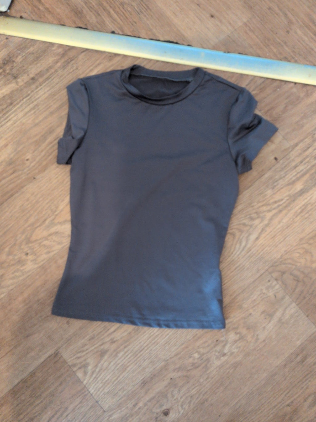 Ladies Small Grey Stretchy Short Sleeve Tshrt