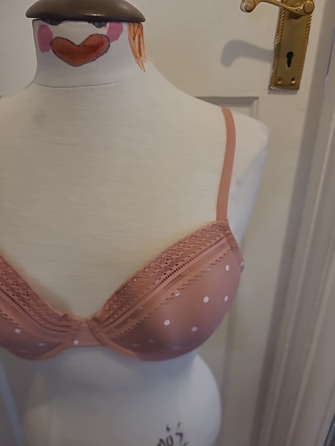 Ladies Bra 36B Peacocks Pink/white T Shirt Bra
