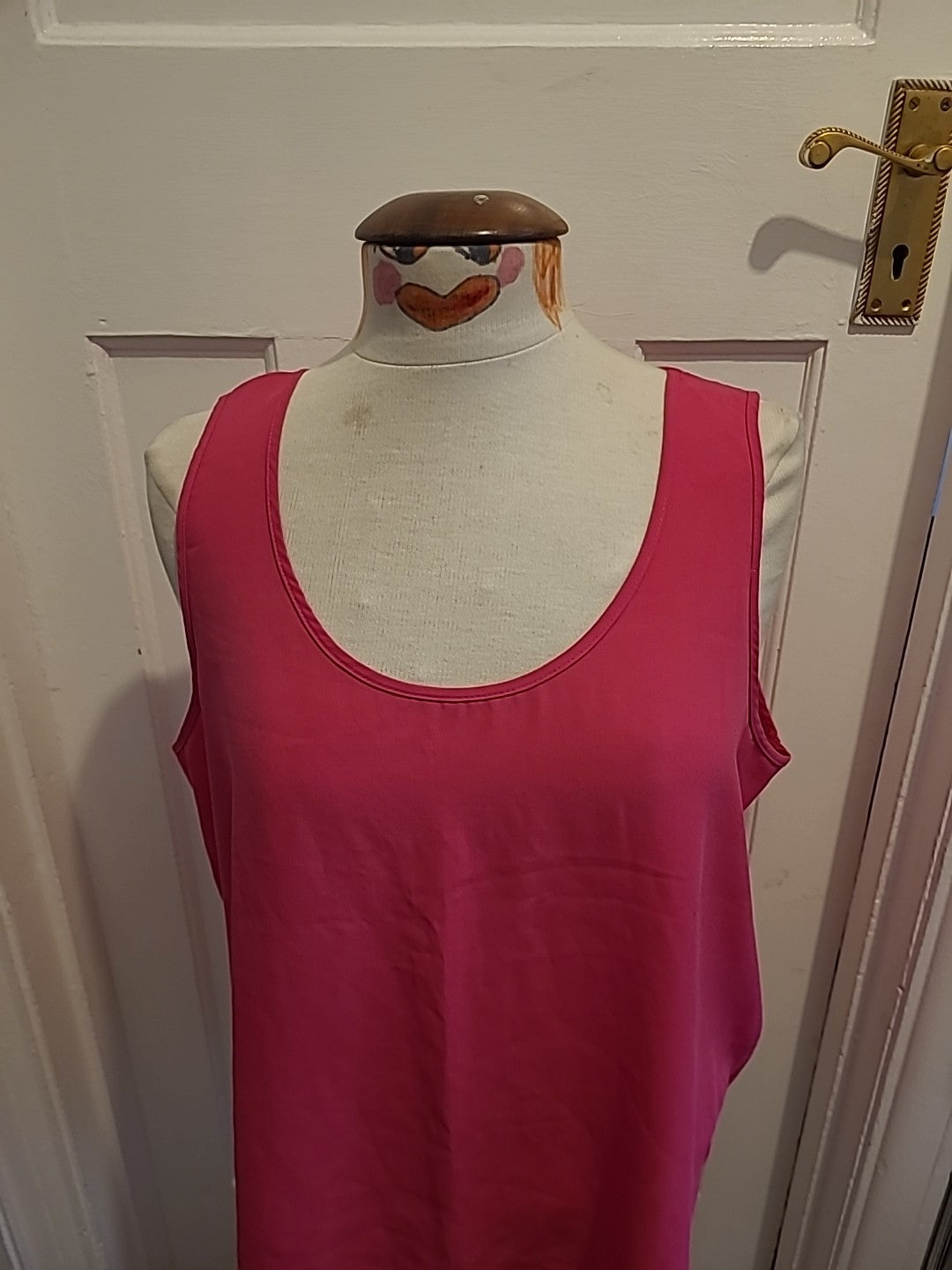 Ladies Matalan Size 18 Cerise Sleeveless Top(small Mark On Front)
