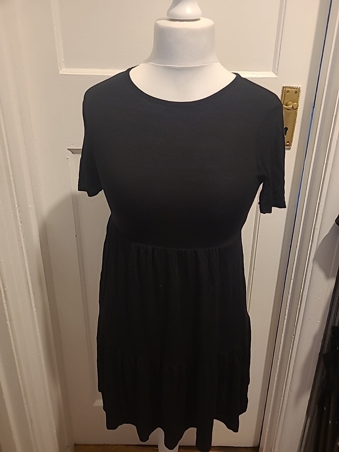 Ladies Spotted Size Small Black Short Sleeved Dress