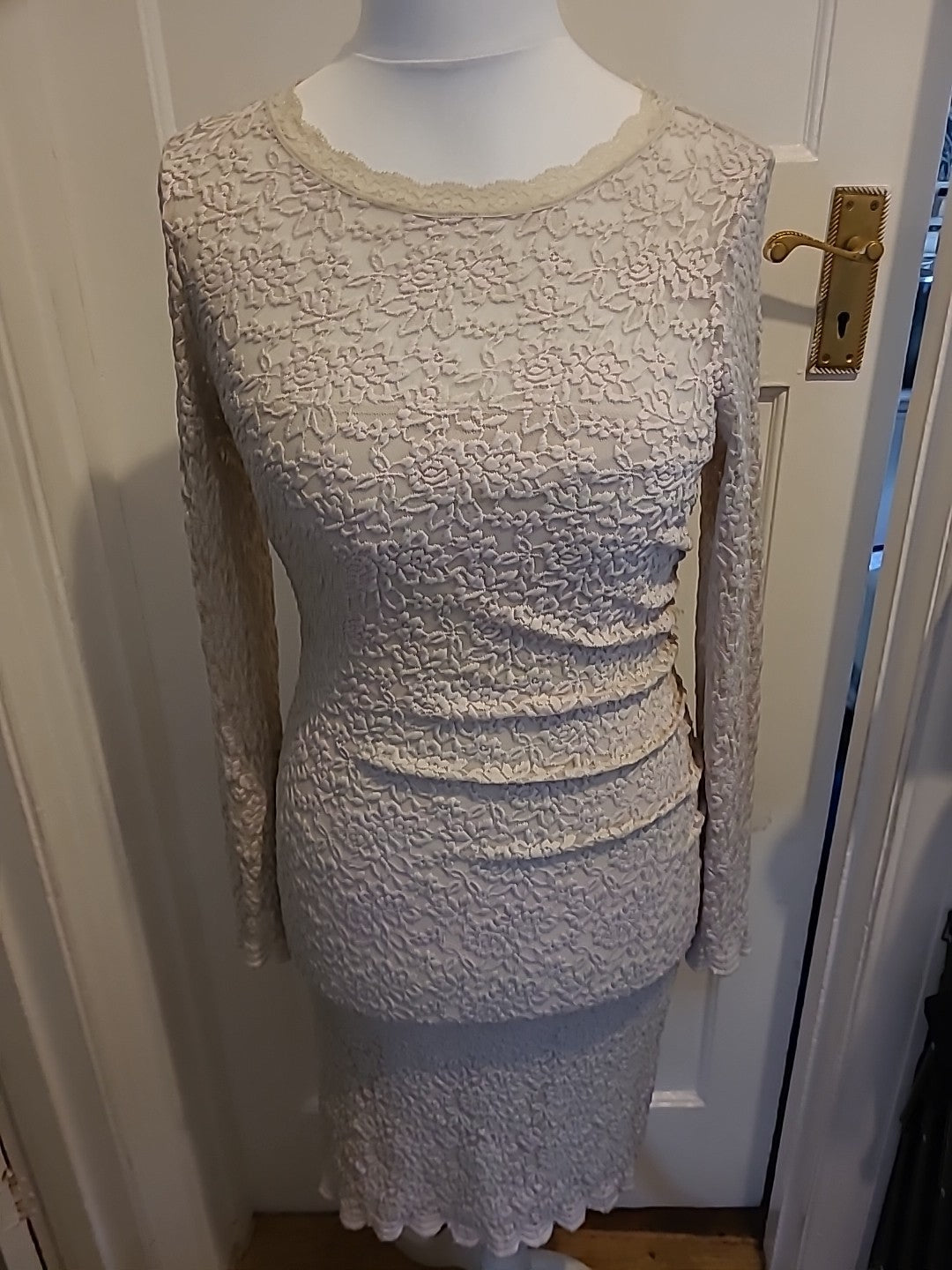 Ladies Phase Eight Size 12 Ivory Lace Lined Long Sleeved Dress
