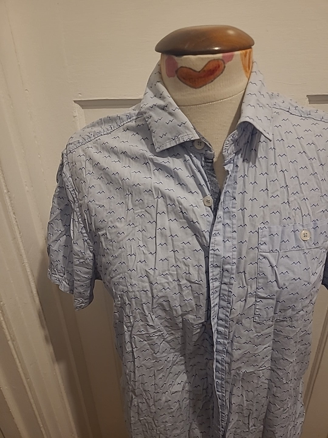 Mens Report Collection Size Medium Blue/Navy Bird Design Short Sleeved Shirt