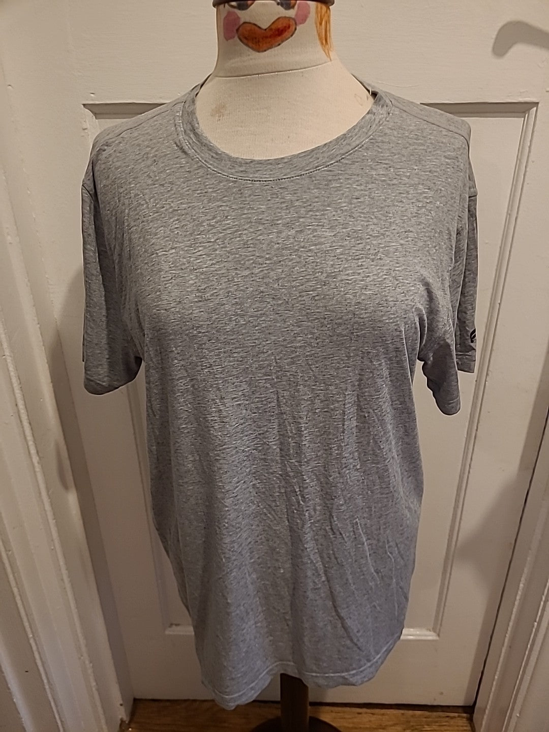 Mens Size Medium Grey Plain Short Sleeved Tee