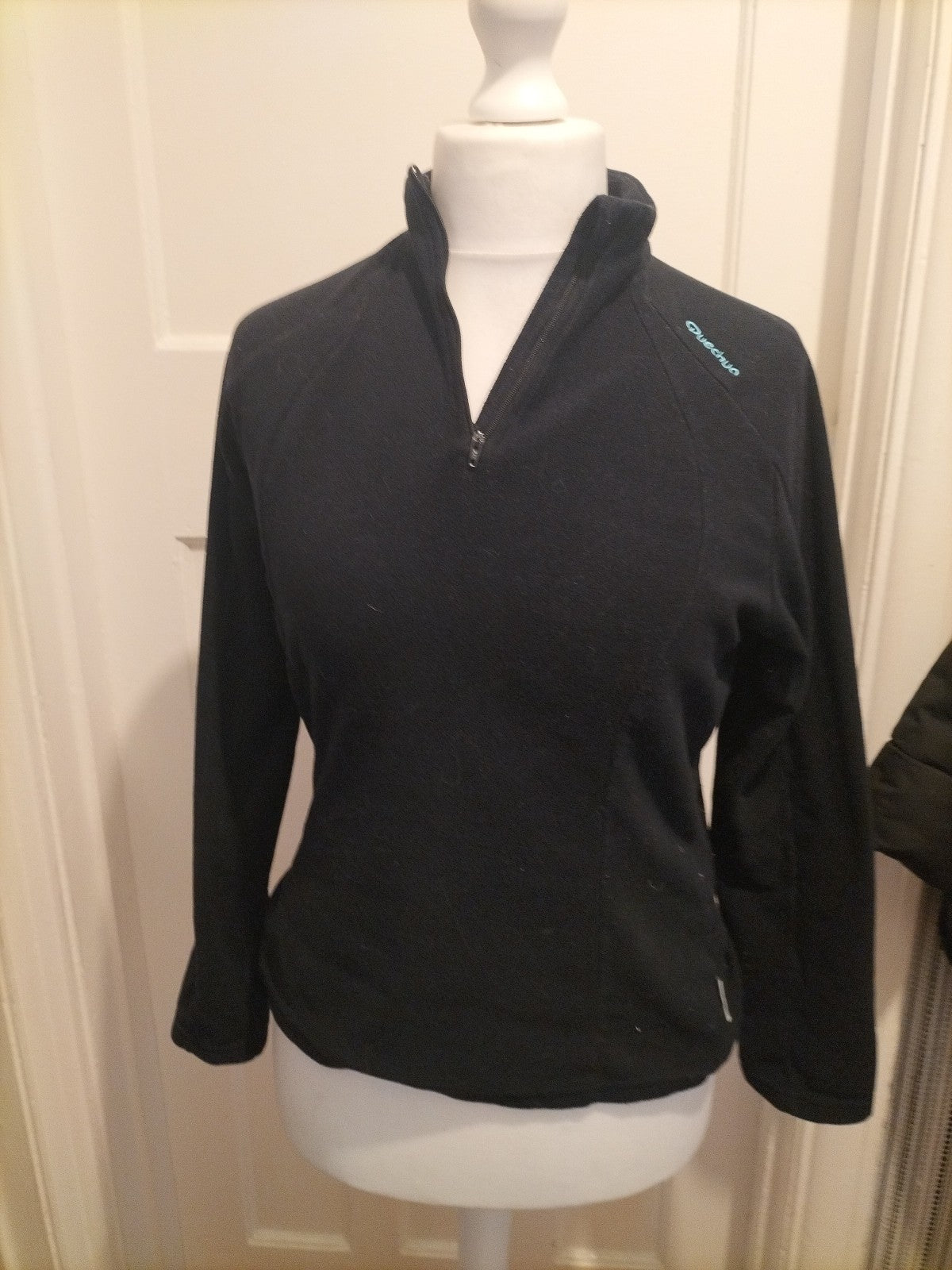 Ladies Decathlon Size Large Black Jumper