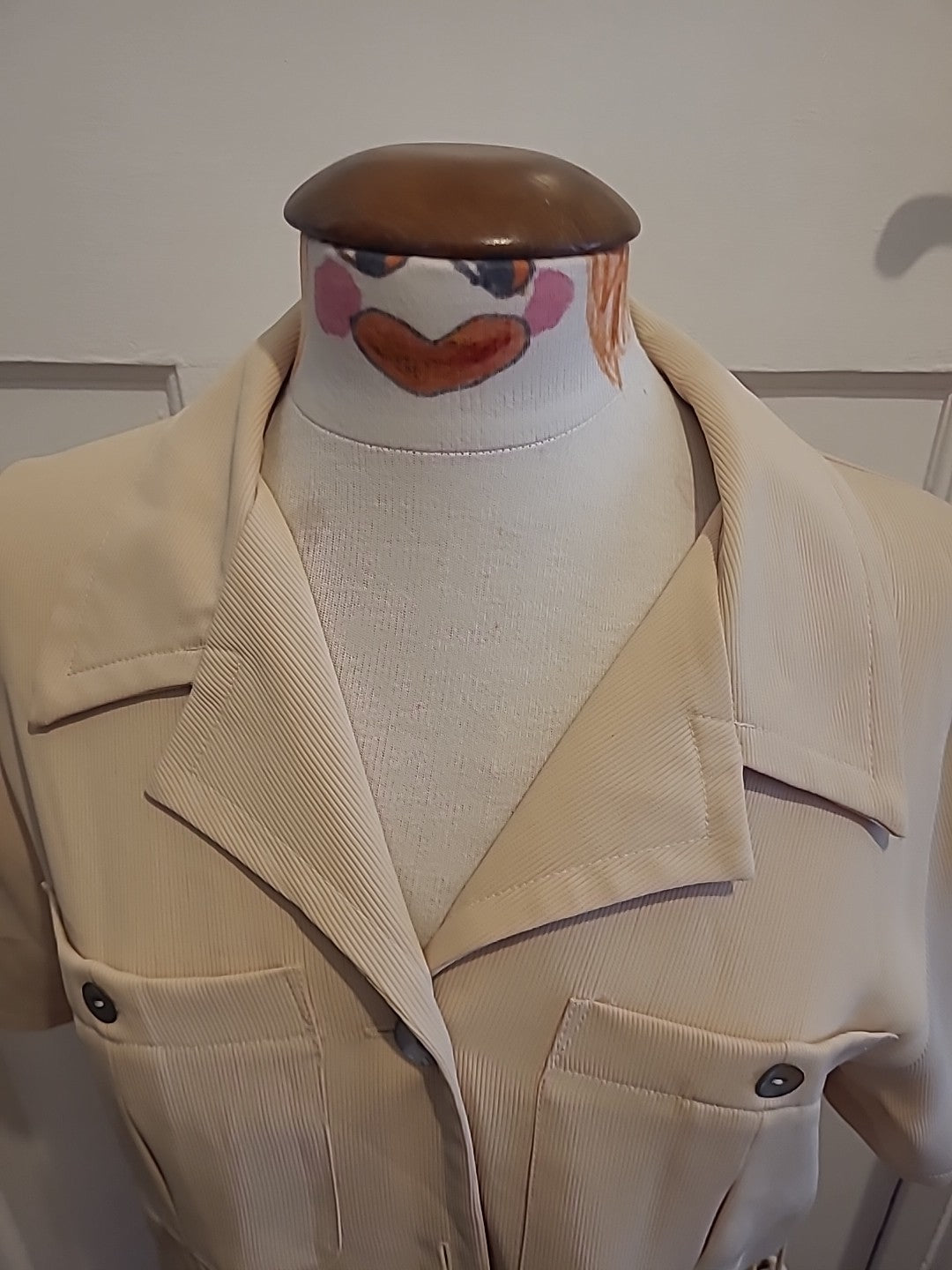 Ladies Sara Neal Size 10-12 Camel/Beige Short Sleeved Blouse