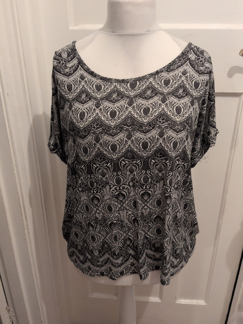 Peacocks 20 Charcoal White Aztec Short Sleeve Blouse