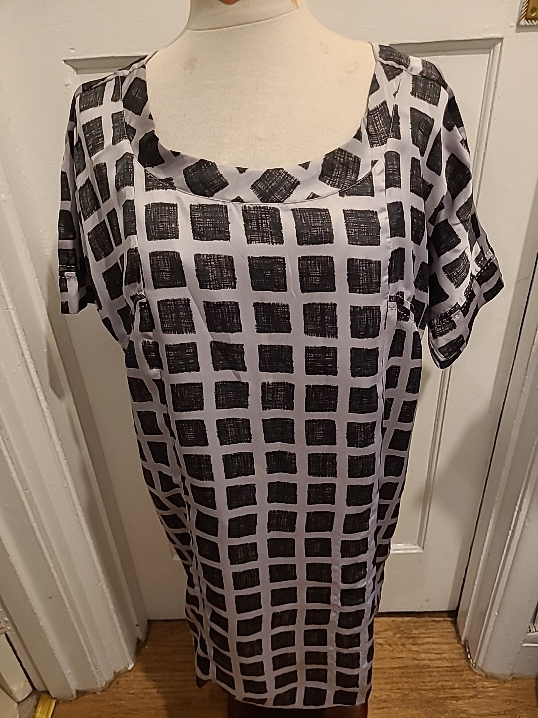 Ladies Gap Size M White/Brown Square Lined Short Sleeved Dress