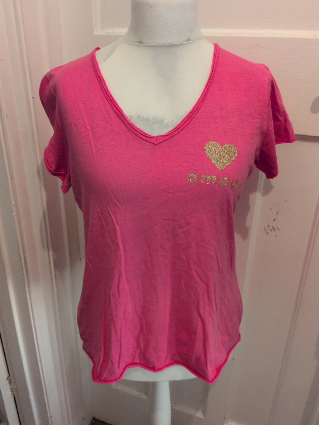 M/L Pink "Amore" Short Sleeve Tshirt
