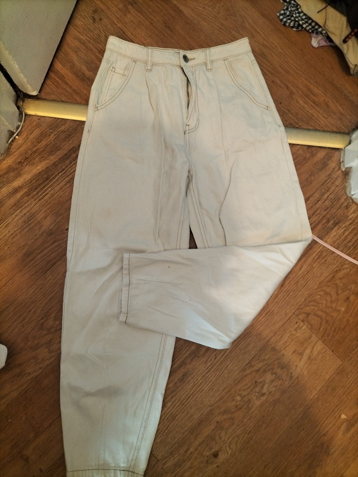 Stradivarius 8 White Straight Leg Jeans