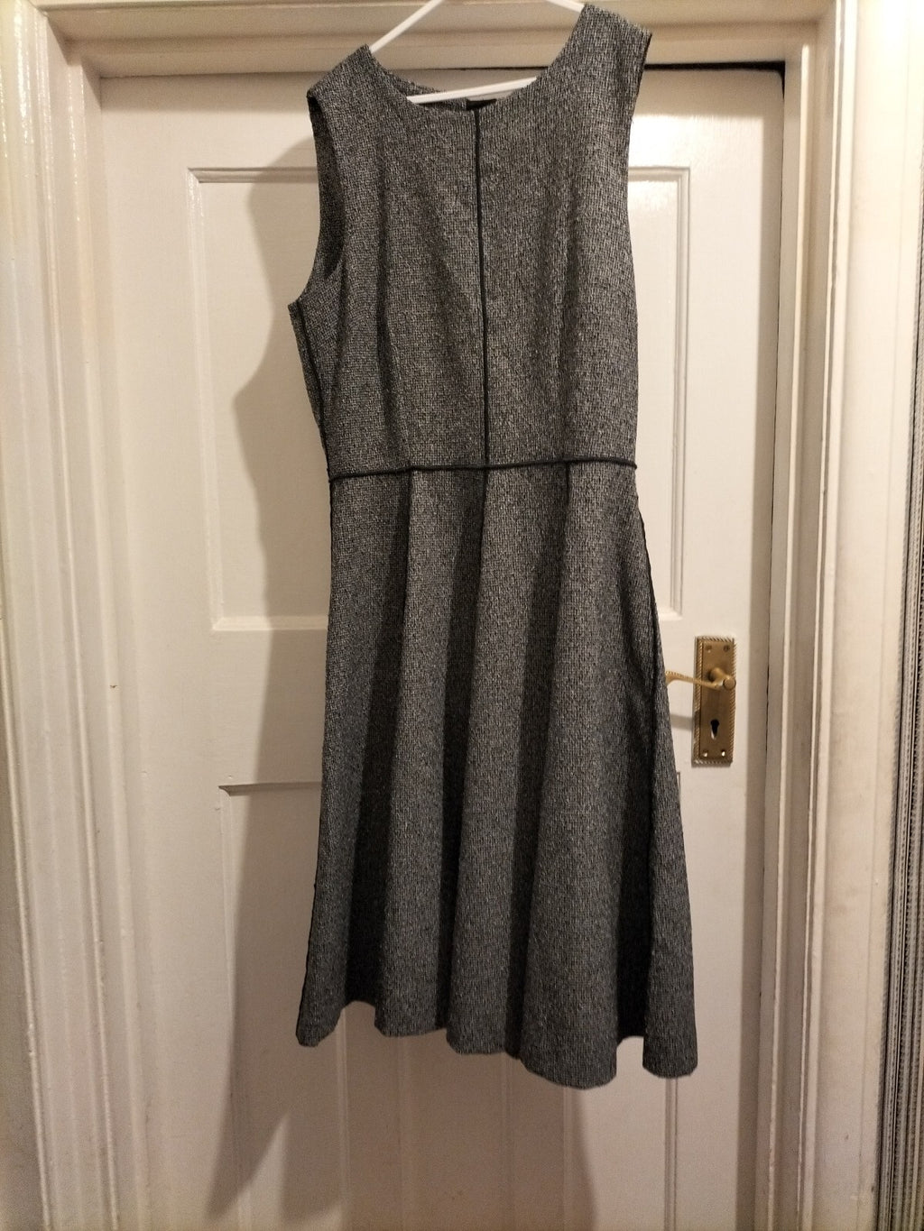 Ladies H+M Size 8 Grey Fleck Sleeveless Flowy Dress