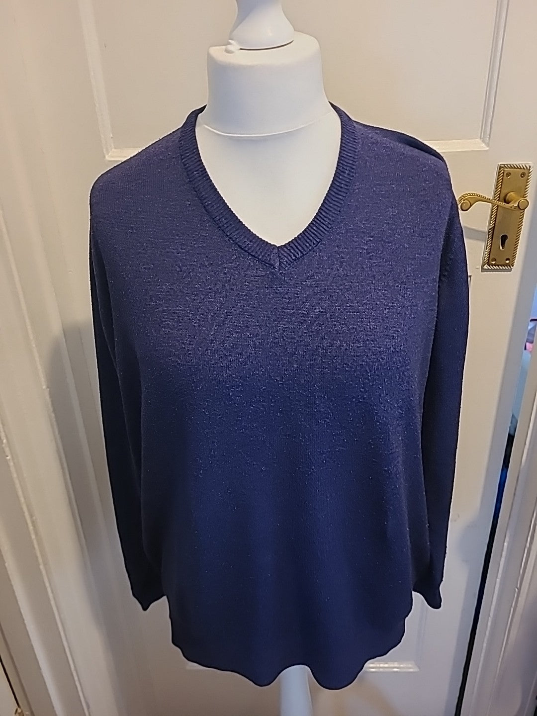 Mens Cotton Traders Size XL Purple V Neck Lightweight Pullover Jumper