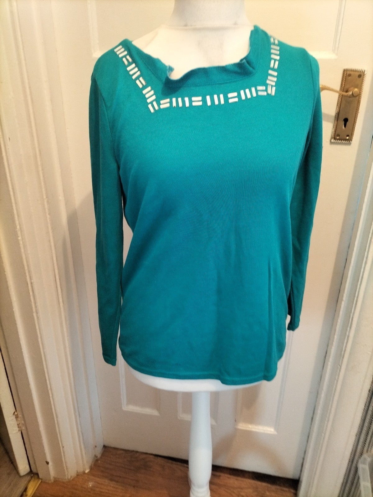 Ladies Bonmarche Size 14 Turquoise Diamonte Neck Long Sleeved Blouse