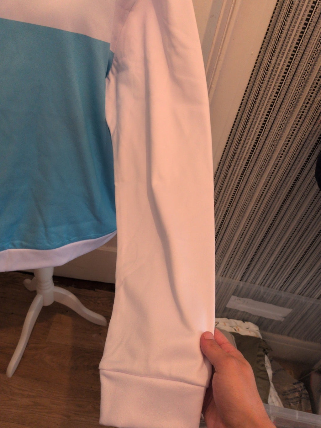 Brand New 4xl Turquoise And White Pullover Sweatshirt