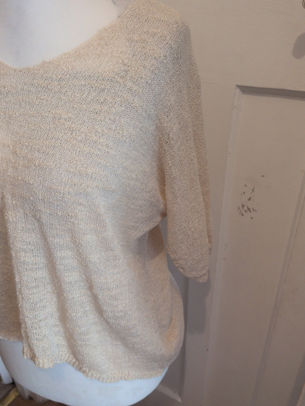 Ladies Size Large Beige Light Knit Style Short Sleeve T-shirt