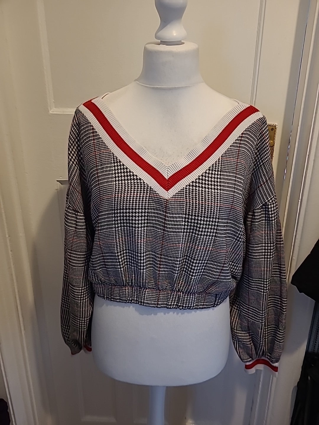 Ladies Forever21 Size Large Check V Neck Top