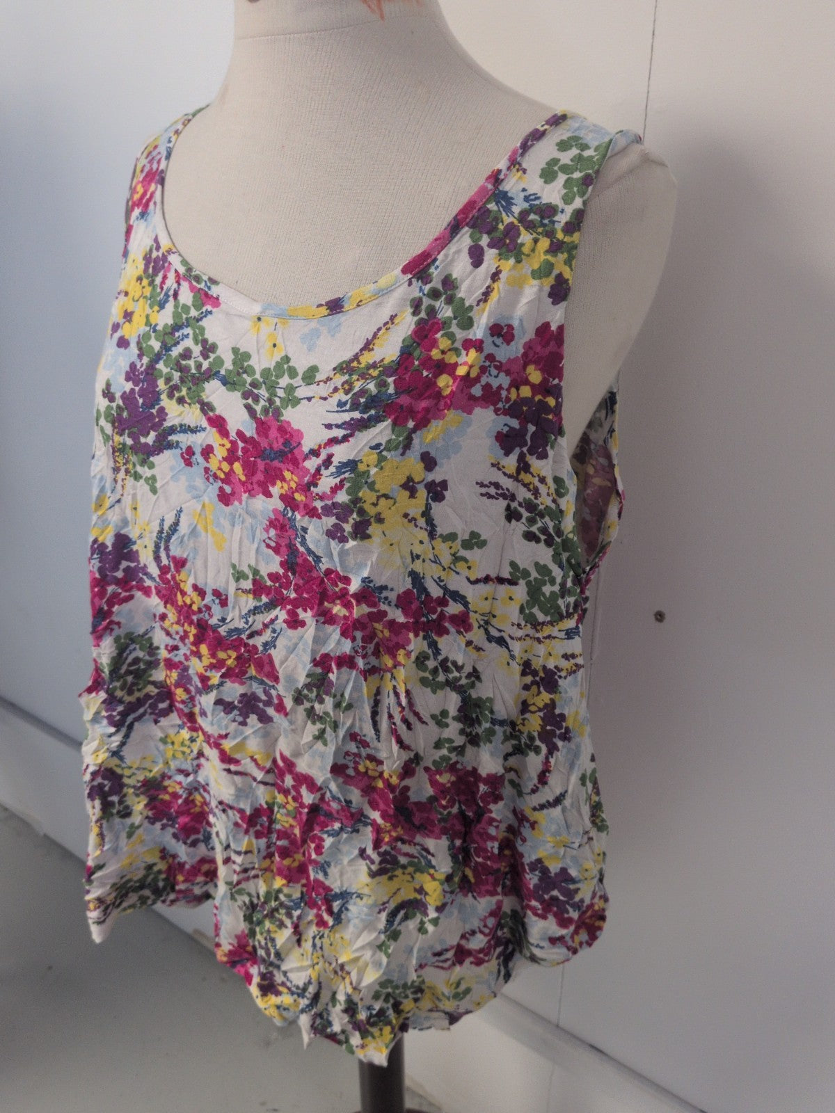 Ladies Tu Size 20 Multicoloured Floral Sleeveless Swing Vest T-shirt