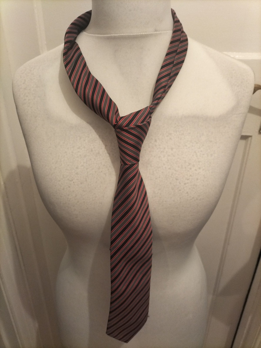 Mens Distinctive Multi Striped Tie