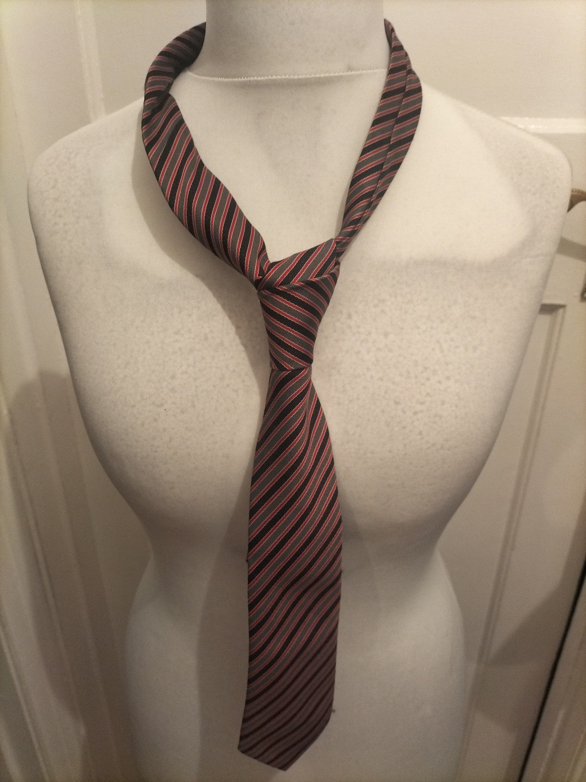Mens Distinctive Multi Striped Tie