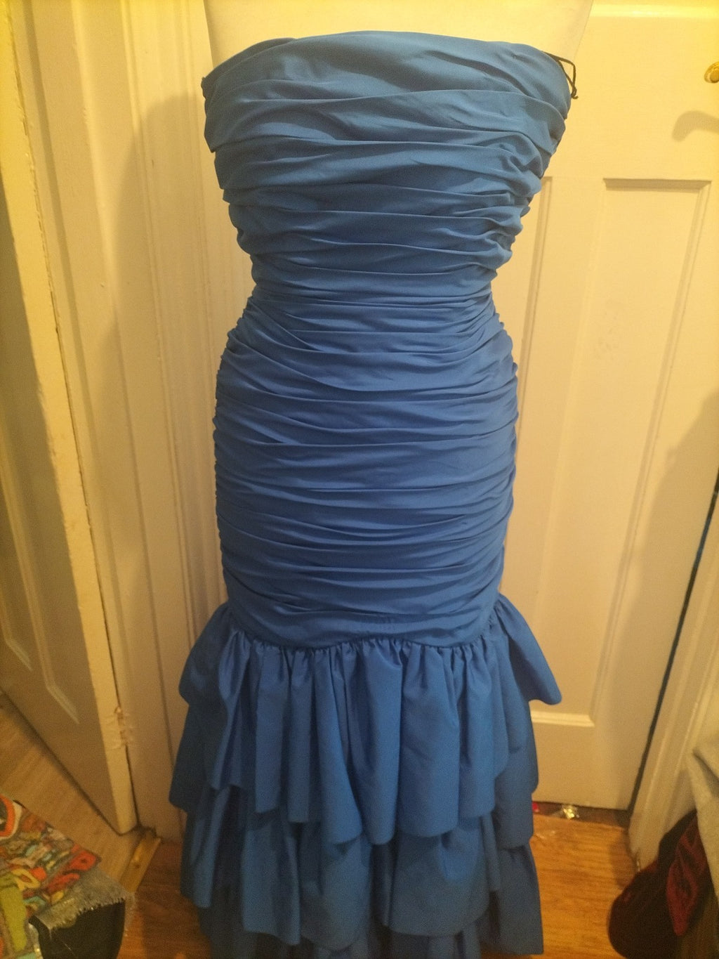 Ladies John Charles Soecial Occasion Dress Blue Size 12 Strapless