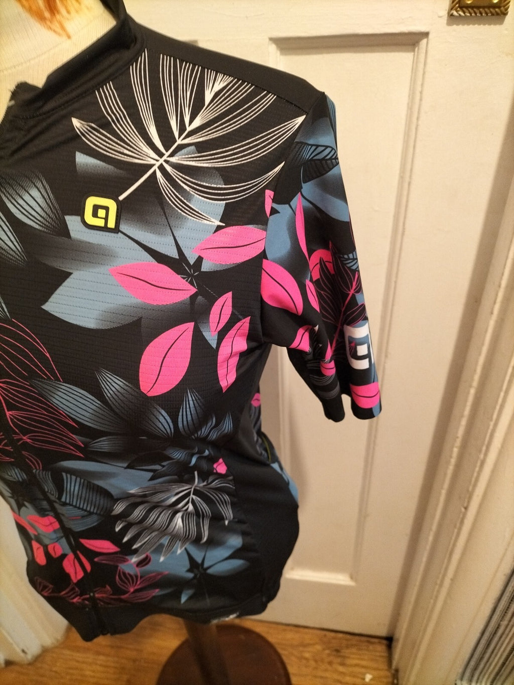 Ladies Qle XL Black/Turquoise/Pink Short Sleeve Sport Top