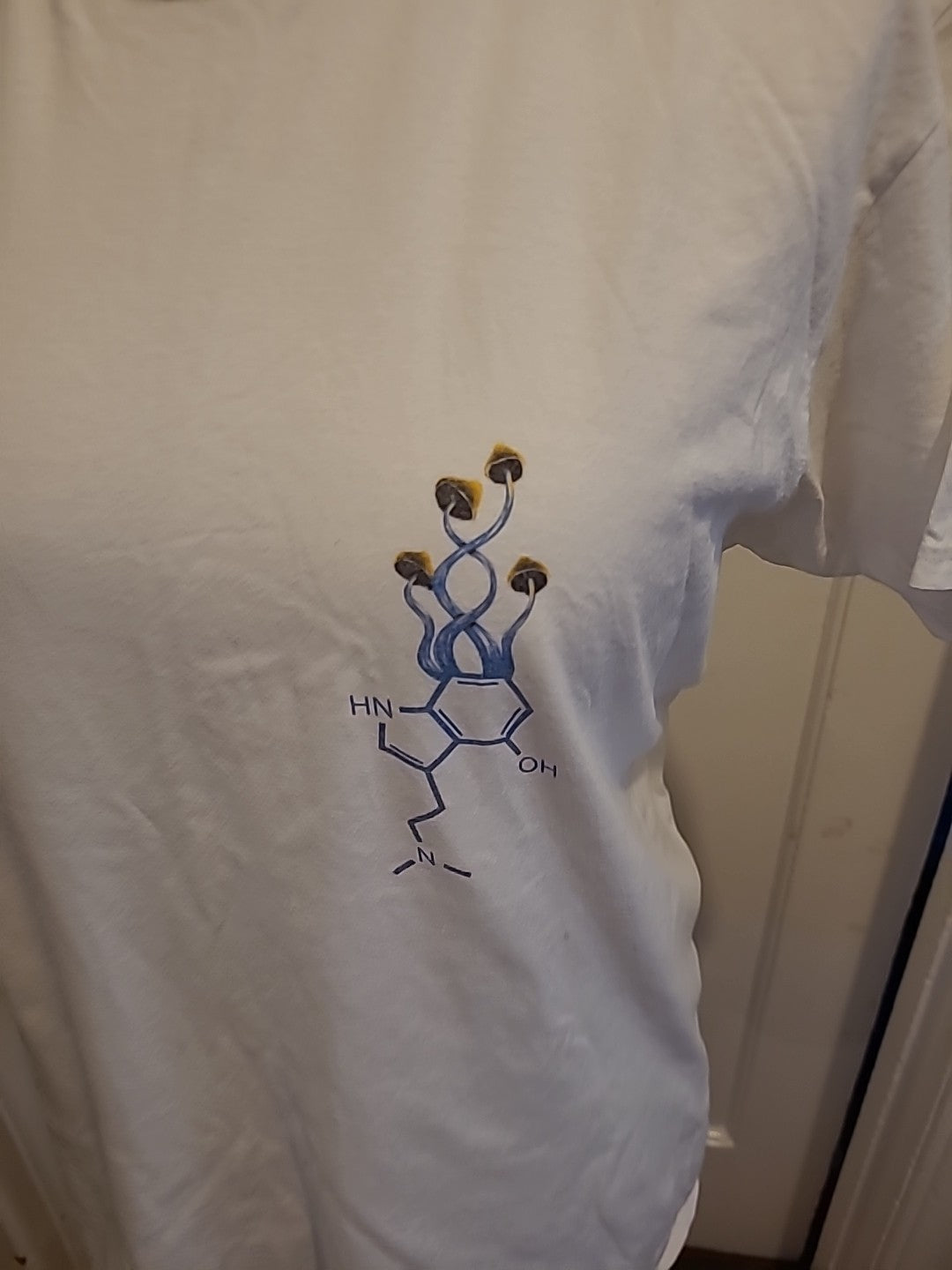 Mens Hanes Size Medium White Print Short Sleeved Tshirt