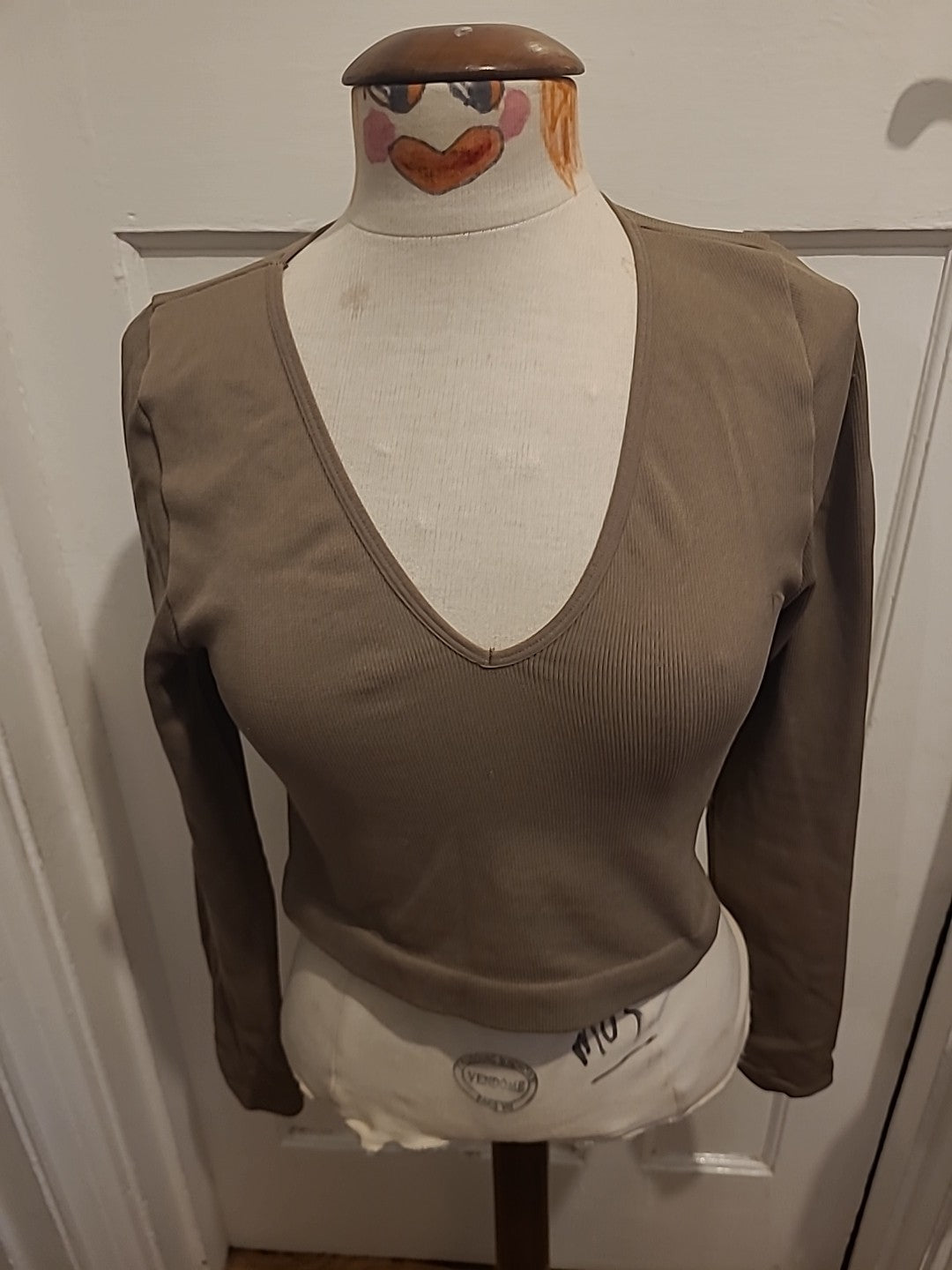 Ladies Primark Size Large Brown Long Sleeved V Neck Tshirt
