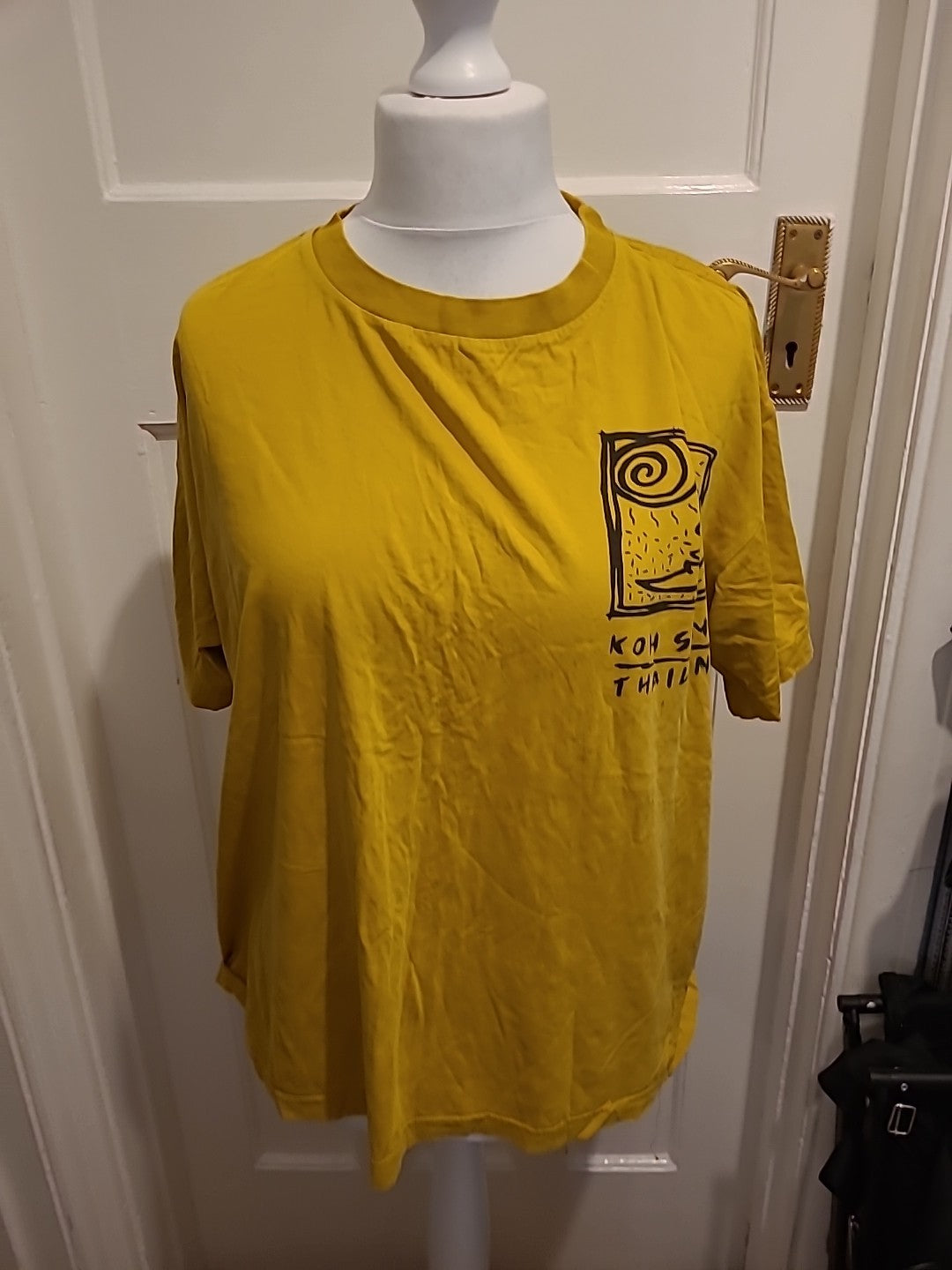Ladies Size XL Yellow Short Sleeved "Thailand" Tshirt