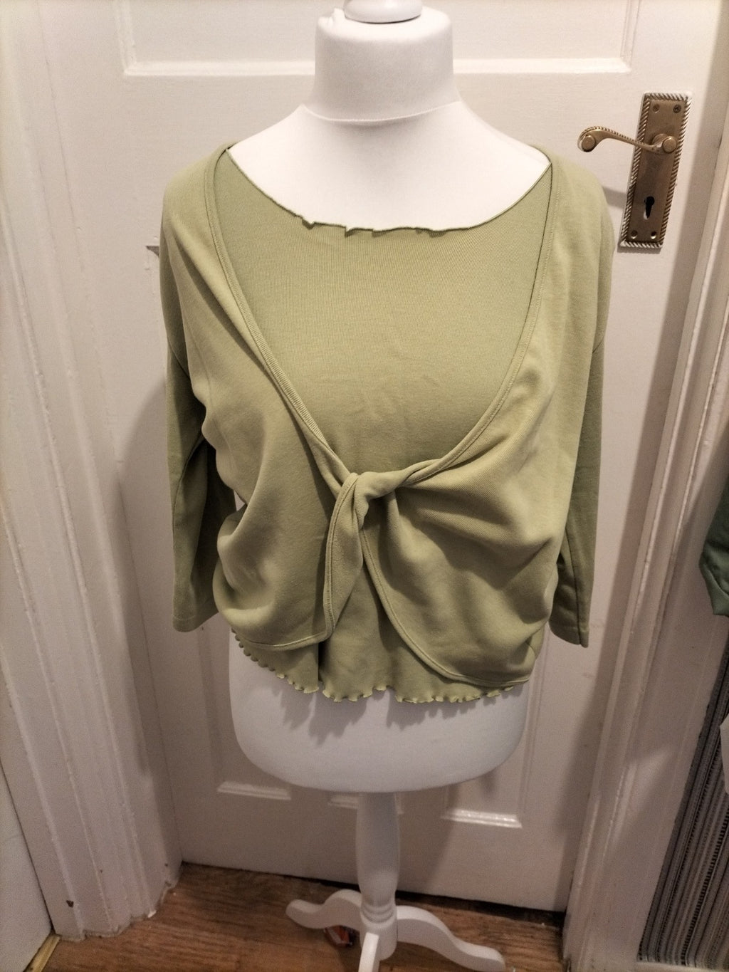 Ladies Viz.A.Viz Size 16 Pale Green Layered Blouse 3/4 Sleeved
