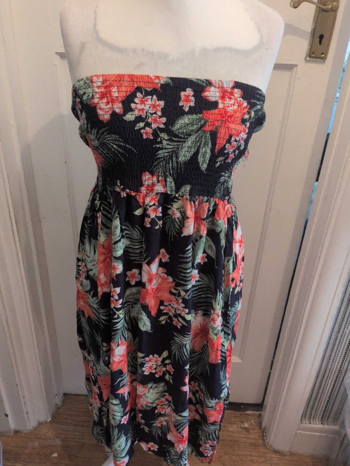 Ladies Bonmarche Strapless Dress Size 20 Navy Floral
