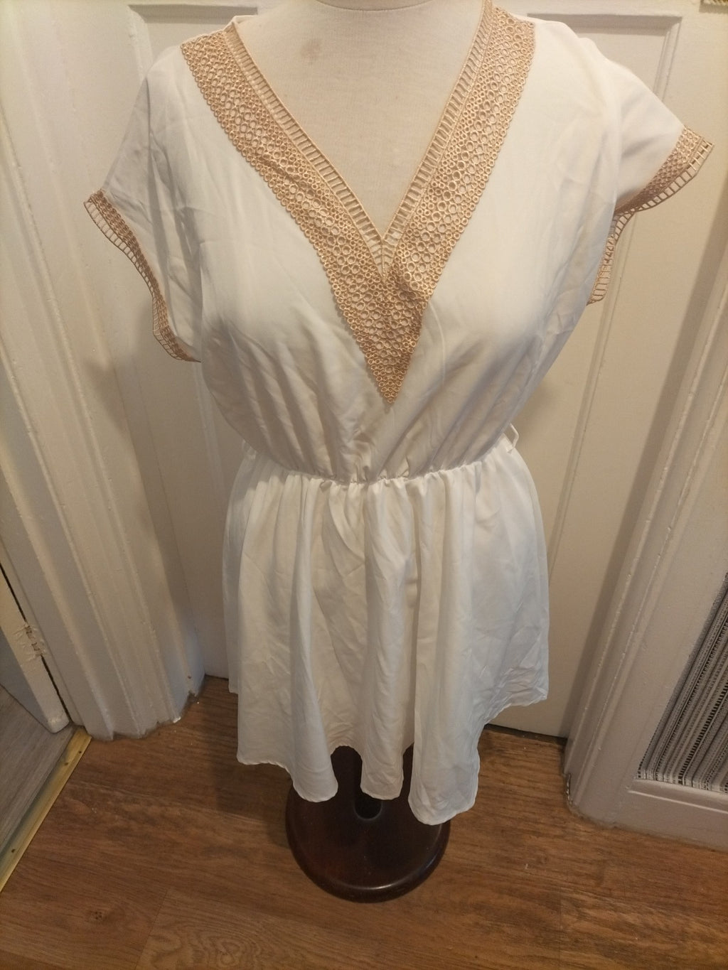 Ladies Size Medium White Beige V Neck Dress