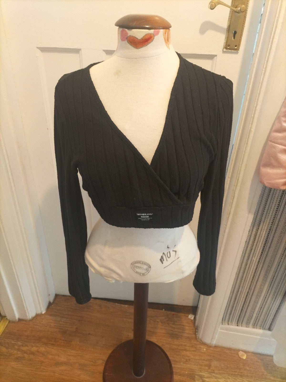 Ladies Manbrand Size Large Black Ribbed Long Sleeved Crop Top With Black Ribbed