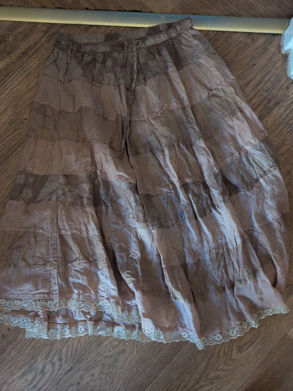 25 Medium Blush Elasticated Midi Skirt *