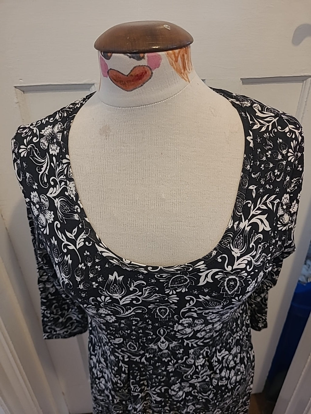 Ladies Tu Size 14 Black White Long Sleeved Dress