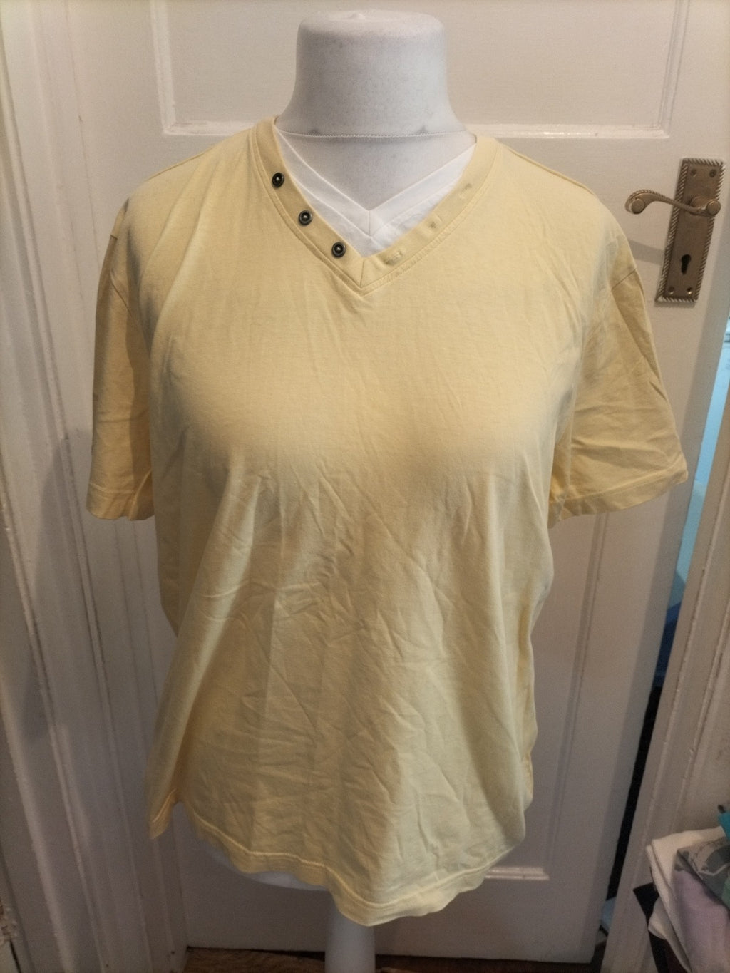 Tu Fairtrafe Certified Large Pale Yellow Short Sleeve T-shirt