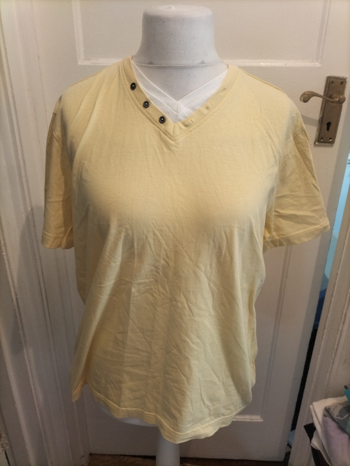 Tu Fairtrafe Certified Large Pale Yellow Short Sleeve T-shirt
