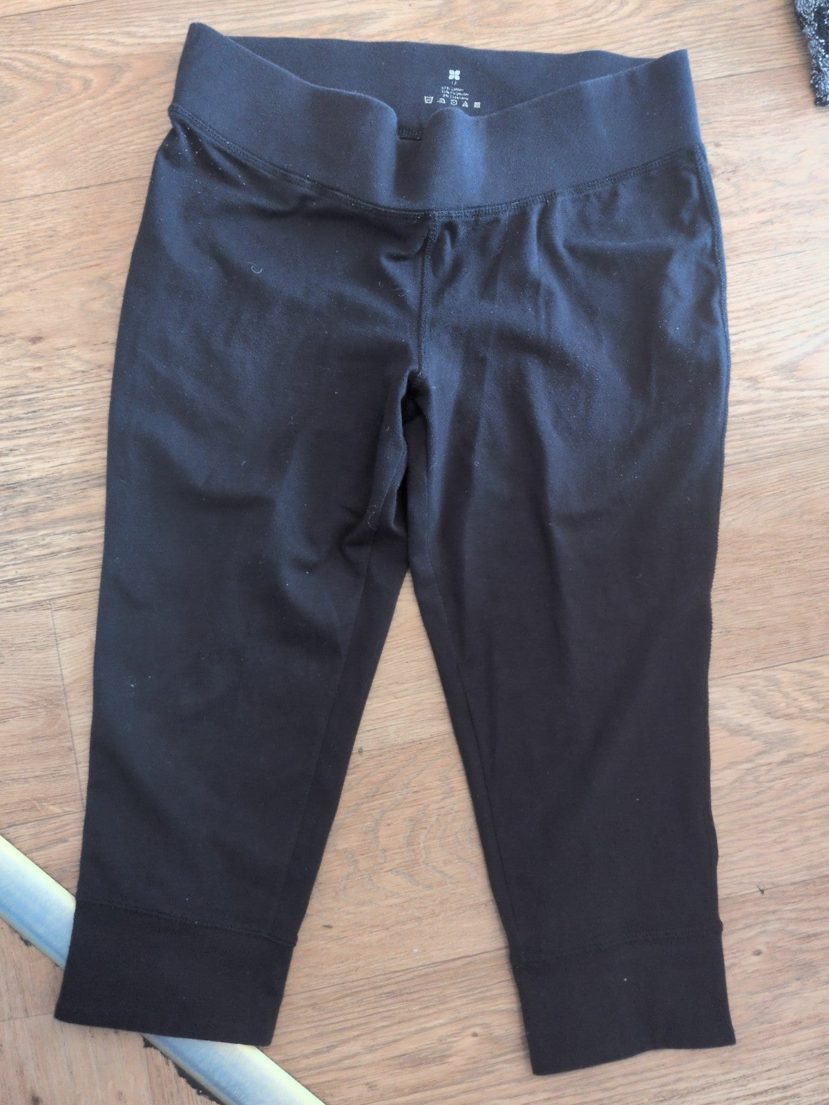 12 Black Cropped Leggings