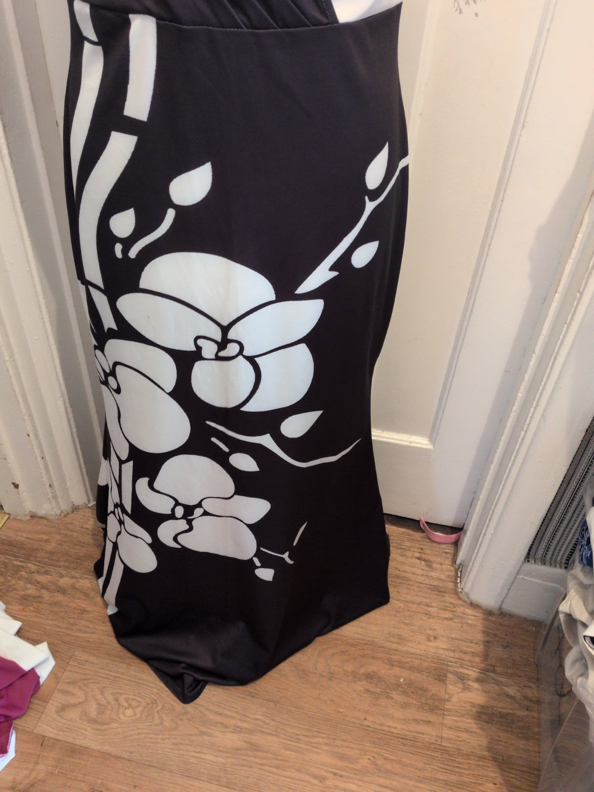 2XL Black And White V Neck Long Length Dress